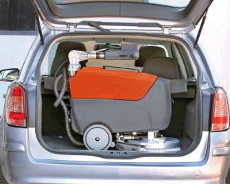 Umývací stroj na podlahy sa jednoducho prepravuje aj v kufri osobného auta